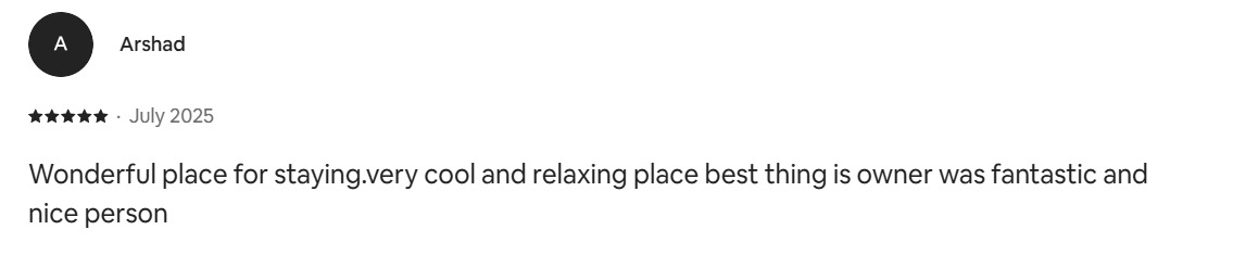Airbnb review screenshot describing host support and check-in